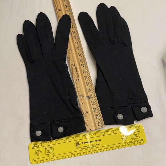 Vintage Black Gloves w/ Button Detail - Picture 4 of 4